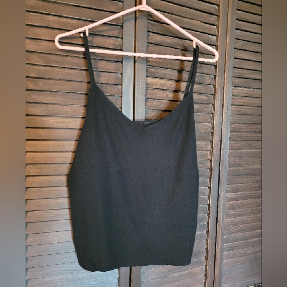 XL GAP Black Sleeveless Ribbed cropped camisole with built-in bra